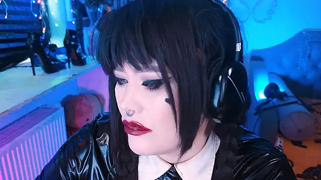 wickedxqueen online show from 1, 3, 2025