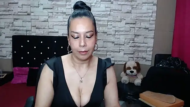 MarianaNight02 online show from 15, 12, 2025