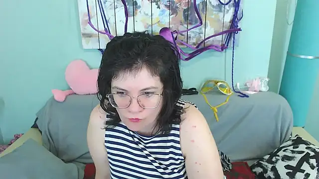 Snapshot of EverlyRays chatting on 15, 12, 2024 EverlyRays online show from 15, 12, 2024