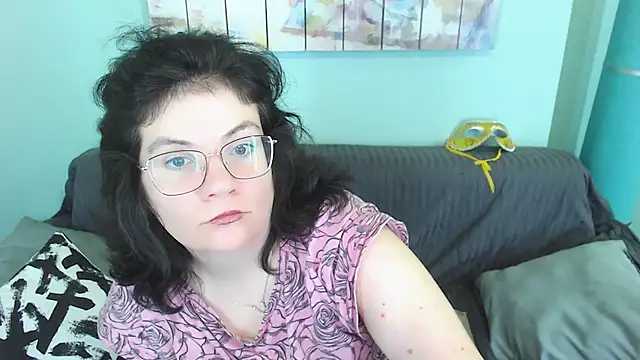 Snapshot of EverlyRays chatting on 7, 2, 2025 EverlyRays online show from 7, 2, 2025