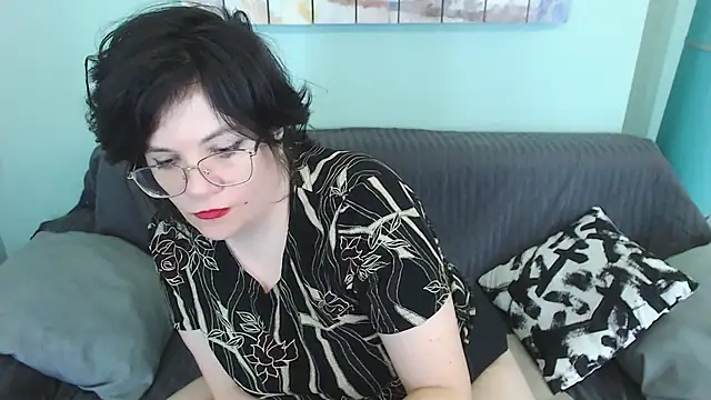 Snapshot of EverlyRays chatting on 7, 3, 2025 EverlyRays online show from 7, 3, 2025