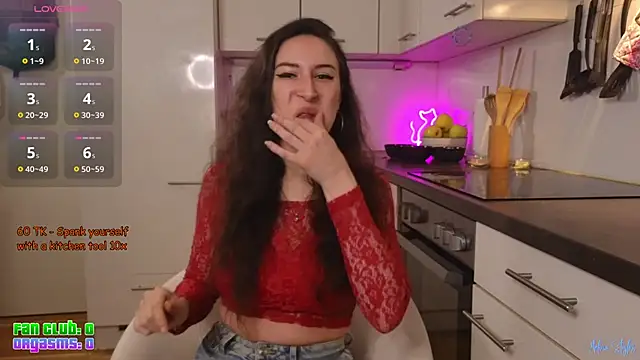 Snapshot of melinastyles chatting on 28, 11, 2025 melinastyles online show from 28, 11, 2025