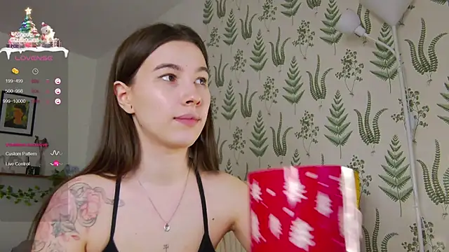 Snapshot of Marie_Diaze chatting on 10, 12, 2024 Marie Diaze online show from 10, 12, 2024