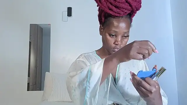 Snapshot of Elegant_Ebony chatting on 19, 10, 2025 Elegant Ebony online show from 19, 10, 2025