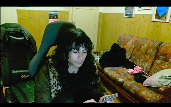 calliemaggotbone online show from 18, 12, 2025