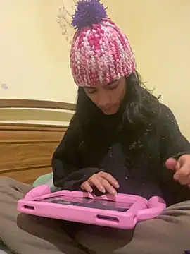 calliemaggotbone online show from 18, 1, 2026