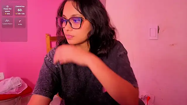 Cuteprincess21 online show from 15, 10, 2025