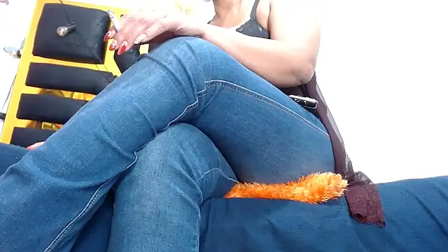 Snapshot of Helennahot chatting on 27, 2, 2025 Helennahot online show from 27, 2, 2025