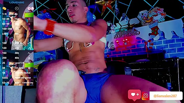 Snapshot of IanValencia_ chatting on 30, 12, 2024 IanValencia online show from 30, 12, 2024