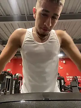 Snapshot of IanValencia_ chatting on 31, 12, 2024 IanValencia online show from 31, 12, 2024