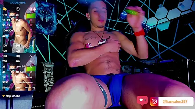 Snapshot of IanValencia_ chatting on 5, 1, 2025 IanValencia online show from 5, 1, 2025