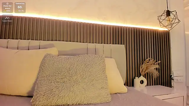 Snapshot of SHANONCLARK chatting on 15, 10, 2025 SHANONCLARK online show from 15, 10, 2025