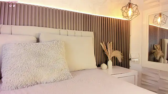 Snapshot of SHANONCLARK chatting on 30, 10, 2025 SHANONCLARK online show from 30, 10, 2025