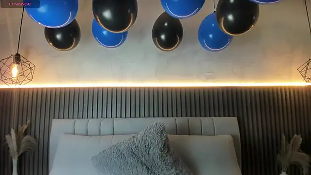 Snapshot of SHANONCLARK chatting on 8, 11, 2025 SHANONCLARK online show from 8, 11, 2025