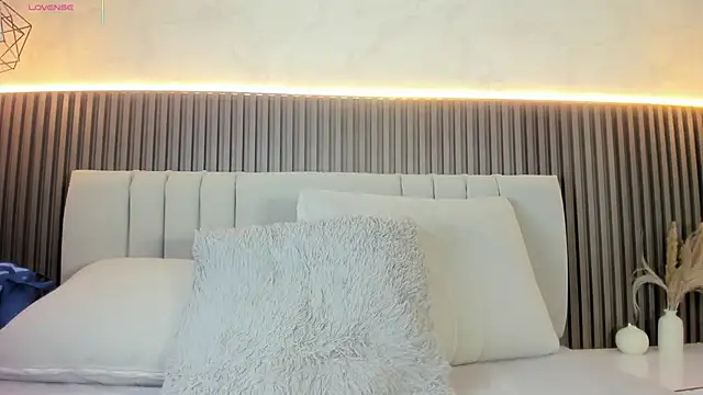 Snapshot of SHANONCLARK chatting on 13, 11, 2025 SHANONCLARK online show from 13, 11, 2025