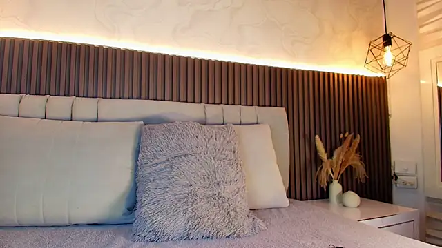 SHANONCLARK online show from 6, 1, 2026