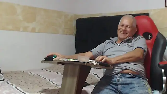 VALENTINO1983  online show from 11, 10, 2025