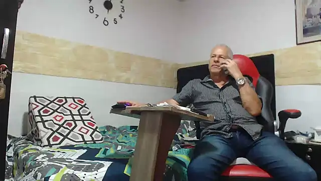 VALENTINO1983  online show from 13, 11, 2025