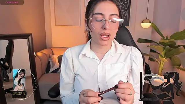 Ellie Jhonson   online show from 27, 10, 2025