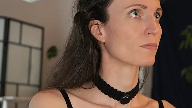 yulladao online show from 15, 10, 2025