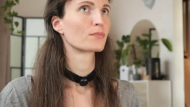 yulladao online show from 20, 10, 2025