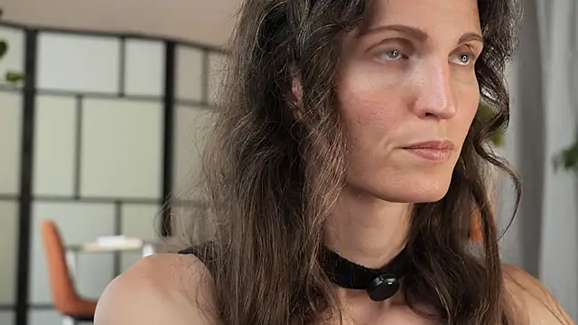 yulladao online show from 25, 10, 2025