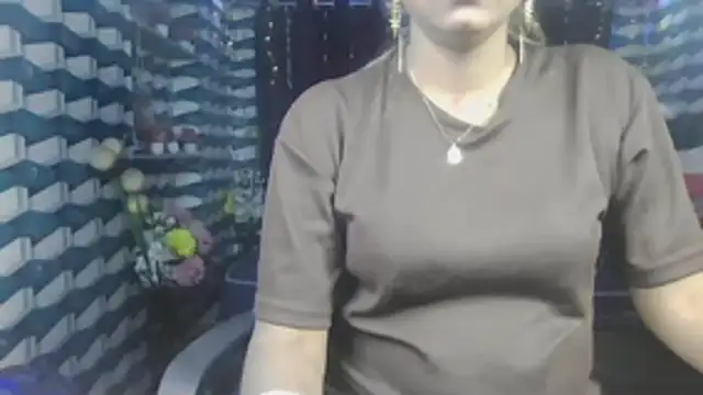 Snapshot of Hotty_Navyaa chatting on 17, 11, 2025 Hotty Navyaa online show from 17, 11, 2025