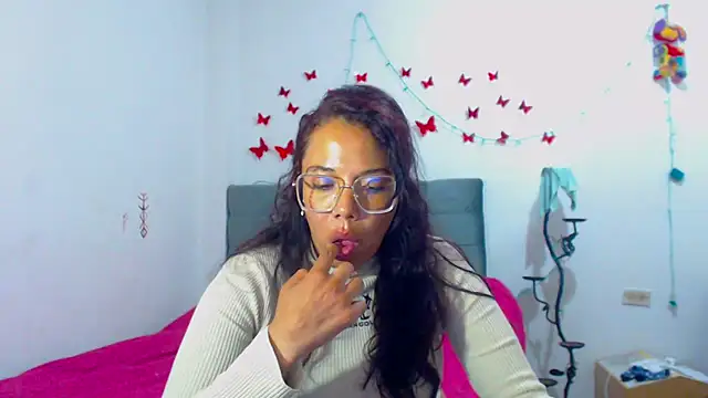 AmaraRoberts420 online show from 18, 3, 2025