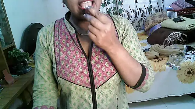 Snapshot of esita_1212 chatting on 18, 2, 2025 esita 1212 online show from 18, 2, 2025