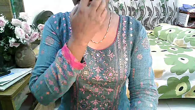 Snapshot of esita_1212 chatting on 23, 2, 2025 esita 1212 online show from 23, 2, 2025