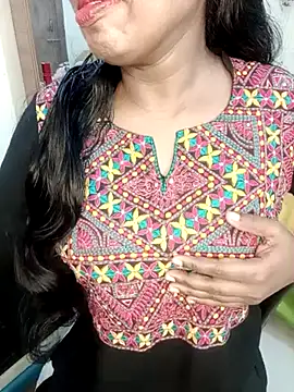 Snapshot of esita_1212 chatting on 2, 3, 2025 esita 1212 online show from 2, 3, 2025