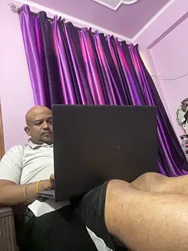 Dick 6inches online show from 14, 10, 2025