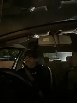 Dick 6inches online show from 29, 10, 2025