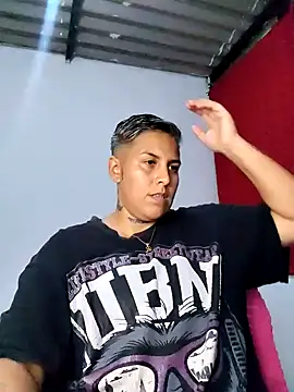 Snapshot of Yessi_rousse chatting on 18, 10, 2025 Yessi rousse online show from 18, 10, 2025