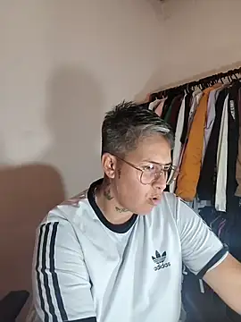 Snapshot of Yessi_rousse chatting on 3, 11, 2025 Yessi rousse online show from 3, 11, 2025