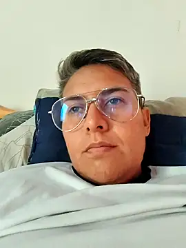 Snapshot of Yessi_rousse chatting on 4, 11, 2025 Yessi rousse online show from 4, 11, 2025