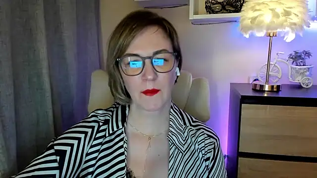 feliziaDesire online show from 30, 10, 2025