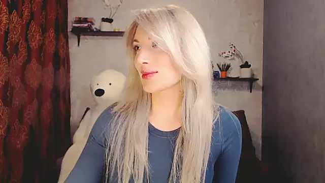 Snapshot of MillaXQueen chatting on 3, 2, 2025 MillaXQueen online show from 3, 2, 2025