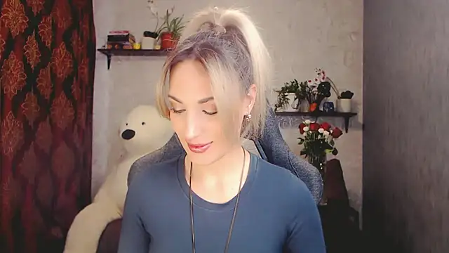 Snapshot of MillaXQueen chatting on 10, 3, 2025 MillaXQueen online show from 10, 3, 2025