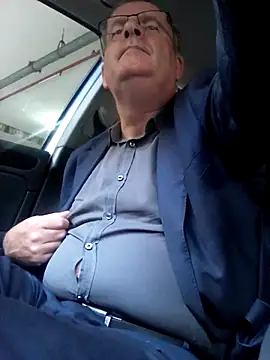 stiffandlubedxh online show from 10, 12, 2024