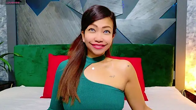ElyaQuinn online show from 13, 12, 2024