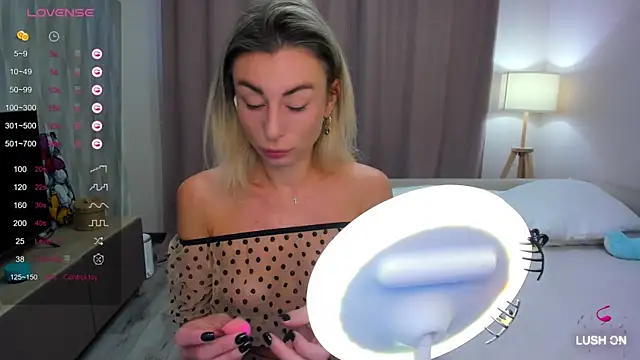 Snapshot of DannaEvan chatting on 9, 3, 2025 DannaEvan online show from 9, 3, 2025