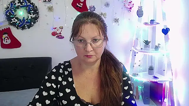 VanessaHotts online show from 9, 1, 2025