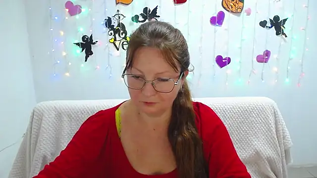 VanessaHotts online show from 12, 3, 2025