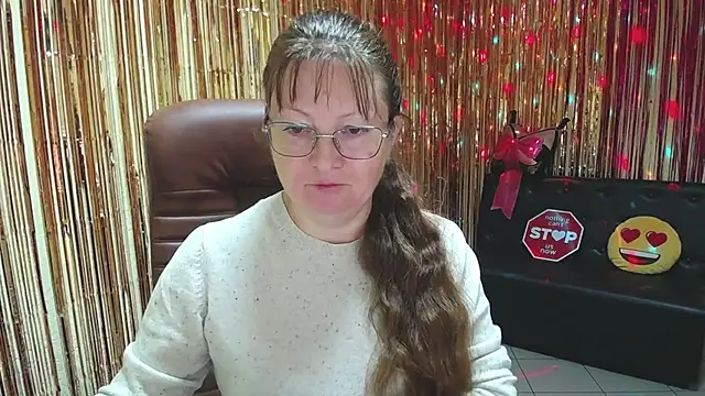 Snapshot of VanessaHotts chatting on 10, 10, 2025 VanessaHotts online show from 10, 10, 2025