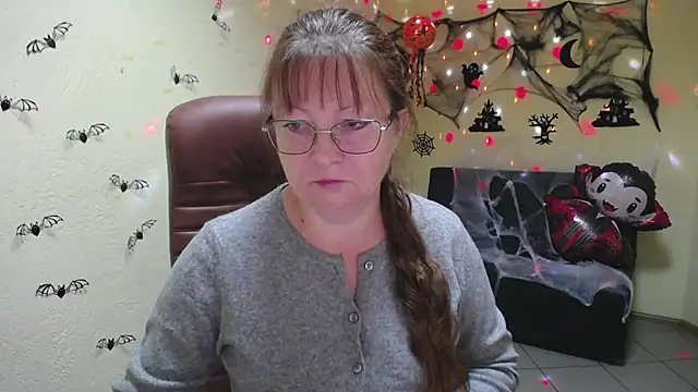 Snapshot of VanessaHotts chatting on 20, 10, 2025 VanessaHotts online show from 20, 10, 2025