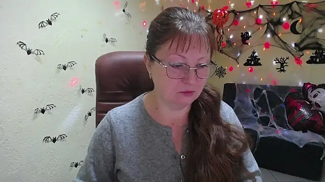 Snapshot of VanessaHotts chatting on 23, 10, 2025 VanessaHotts online show from 23, 10, 2025