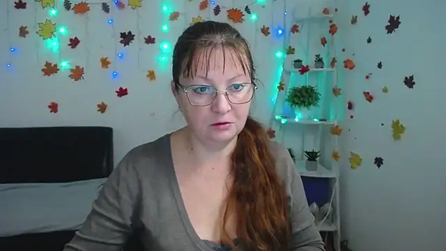 Snapshot of VanessaHotts chatting on 8, 11, 2025 VanessaHotts online show from 8, 11, 2025