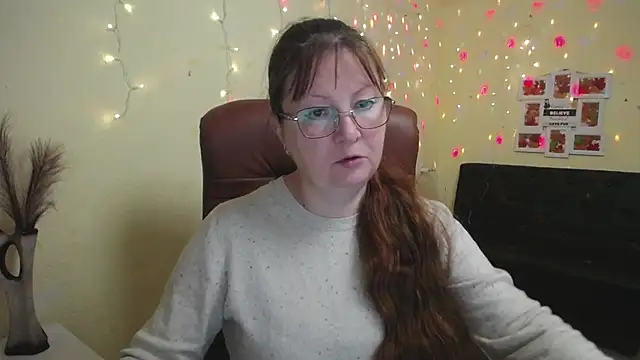 Snapshot of VanessaHotts chatting on 12, 11, 2025 VanessaHotts online show from 12, 11, 2025