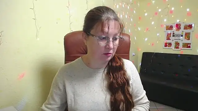 Snapshot of VanessaHotts chatting on 17, 11, 2025 VanessaHotts online show from 17, 11, 2025